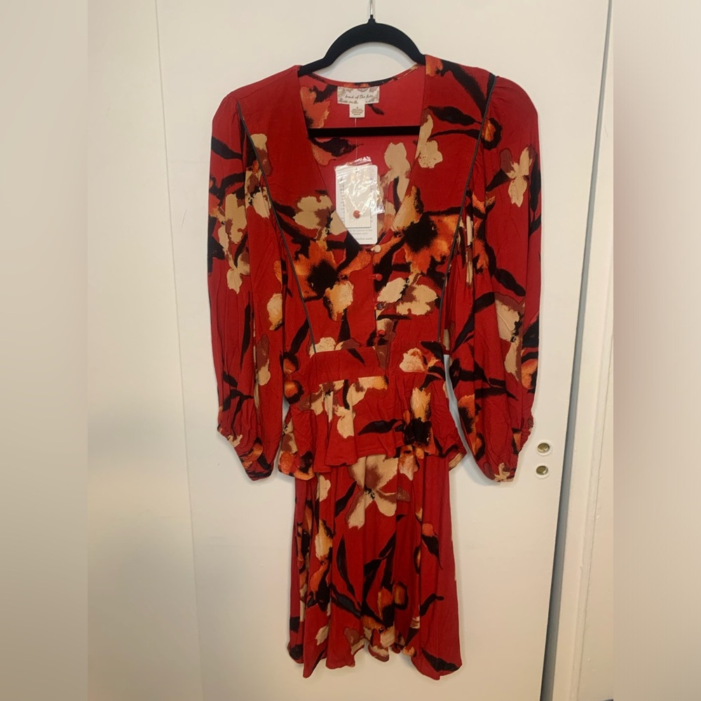 NWT BAND OF FREE FLORAL LONG SLEEVE DRESS